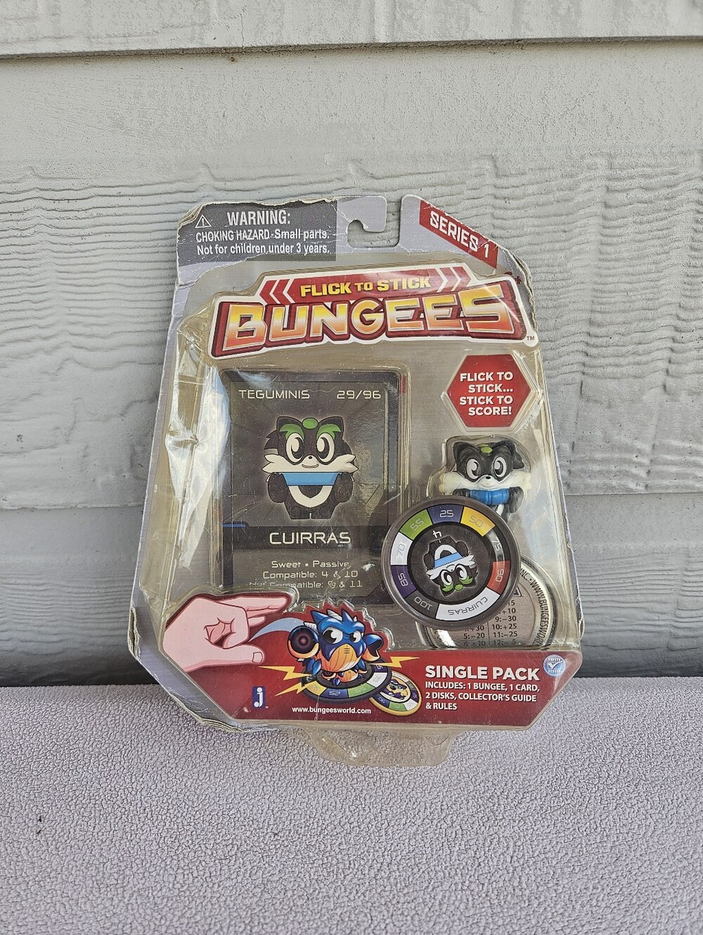 Bungees Flick to Stick Single Pack Teguminis Cuirras Black Blue Action Figure